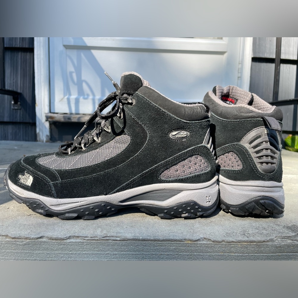 Womens Size 8.5 The North Face Waterproof hiking boots
